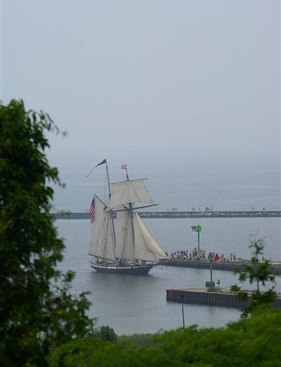 Schooner Lynx Enters Frankfort: W-471